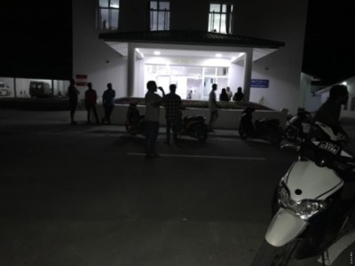 ވިލިނގިލީގައި މީހެއްގެ ބޮލަށް ވަޅި ޖަހައިފި