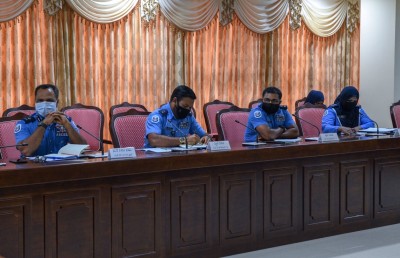 ތުހުމަތު ކުރެވޭ ދެ މީހުން ބަނގުރަލަށް ޓެސްޓެއް ނުކުރަން: ޕޮލިސް