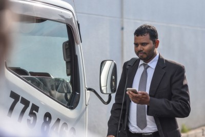 ރައީސް ޔާމީން ހުންނެވީ ސަޕޯޓަރުންނާ ބައްދަލު ކުރެއްވުމުގެ އުންމީދުގައި: ވަކީލު