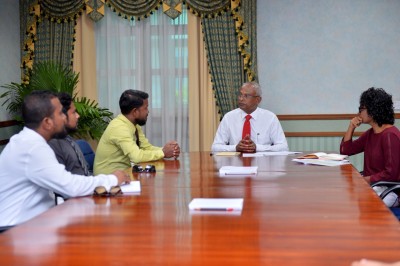 ރަކީދޫ ކައުންސިލްގެ މެމްބަރުންނާ ރައީސް ބައްދަލުކުރައްވައިފި