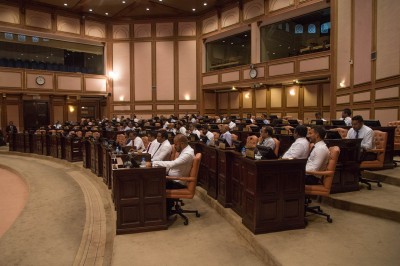 މެންބަރުން ހަމަނުވެ ދެ ކޮމިޝަނަށް ބާރުދޭ ބިލަށް މިއަދު ވެސް ވޯޓަށް ނޭހުނު