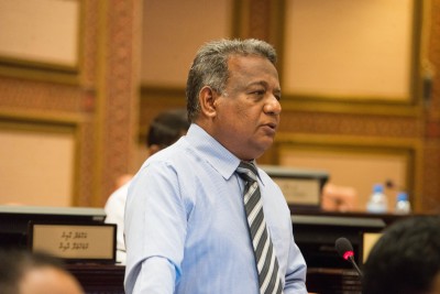 ހުކުމެއް ނެތި ޝަރީއަތް ނިމެންދެން ބަންދު ކުރުމަކީ ކުރެވޭނެ ކަމެއް ނޫން: ރެޑްވޭވް ސަލީމް