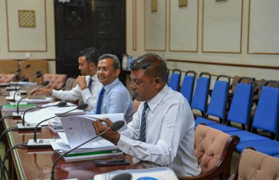 ހިއުމަން ޓްރެފިކިންގެ މައްސަލައިގެ ތަހުގީގަށް ރިޒާ ފުލުސް އޮފީހަށް ހާޒިރުކޮށްފި