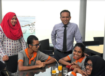 ވެލާ ރިސޯޓުން ކެއާ ސޮސައިޓީ އަށް 250000 ރުފިޔާ ހަދިޔާކޮށްފި