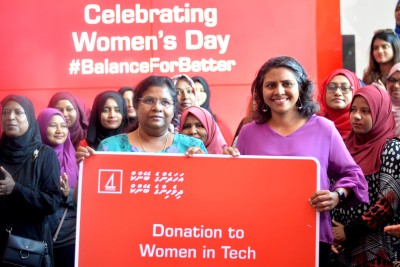 އަންހެނުން ކުރިއަރުވާ ދެ ޖަމިއްޔާއަކަށް ބީއެމްއެލްއިން 92،000 ރުފިޔާ ހަދިޔާކޮށްފި