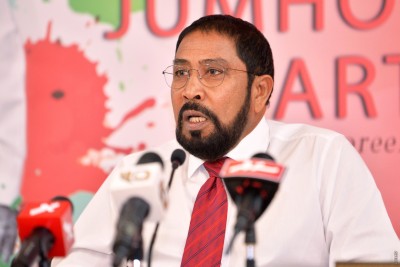 ބަޣާވާތް ކުރެއްވިނަމަ ކުރެއްވީ ރައީސް ނަޝީދު: ގާސިމް