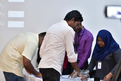 ކެންޑިޑޭޓުންގެ ނަންބަރު ތަރުތީބުކުރުން މިރޭ މެންދަމު 3:30 އަށް