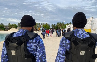 ބޮޑުފިނޮޅުން ބިދޭސީން ބޭލުމުގެ އަމުރަކަށް އެދިއްޖެ