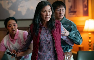 މިފަހަރުގެ އެންމެ ގިނަ އޮސްކާ ނޮމިނޭޝަން "އެވްރީތިންގް އެވްރީވެއާ އޯލް އެޓް ވަންސް" އަށް