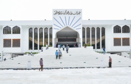 ތިން މަހަށް ފަހު އުފަލުން ހުކުރަށް