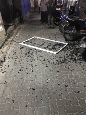 ހަދަމުންދާ އިމާރާތަކުން ބިއްލޫރި ކުޑަދޮރެއް ވެއްޓިއްޖެ
