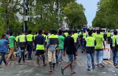 އައިލެންޑް އެކްސްޕާޓުގެ ބިދޭސީންގެ ހަމަނުޖެހުން ބޮޑުވެ، ފުލުހުންނަށް ހަމަލަދީފި