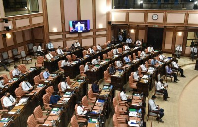 މެންބަރުން ގަޑިޖެހުމުން މުސާރަ ކެނޑޭ ގޮތަށް ގަވައިދު ބަދަލުކުރަން ނަޝީދު ހުށަހަޅުއްވައިފި