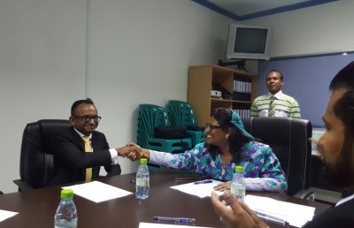 މޭޔަރުގެ އިތުބާރު ނެތްކަމުގެ ވޯޓު އެޖެންޑާ ނުކުރުމުން އެލްޖީއޭ އަށް!