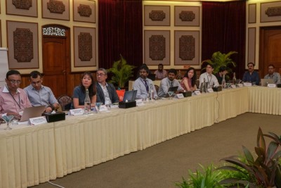 ސީއޮކްމާގެ ބައްދަލުވުން ދިރާގުން ފަށައިފި