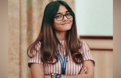 އިސްތިއުފާ ދިން މުވައްޒަފު ޓޫރިޒަމް މިނިސްޓްރީ އަށް ކުރި ތުހުމަތުތައް މަޖިލީހުން ބަލަނީ