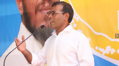 ނަޝީދު ގާސިމަށް: "40 ރަށް ނަގާފައި މި ބުނަނީ ދިވެހި ބިން ތިމަންނާ އަށޭ"