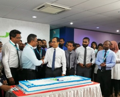 ހިދުމަތް ދެނީ ލޯބިން، ޝަކުވާގެ 90 ޕަސެންޓް ދަށްކުރެވިއްޖެ: އާޒިމް