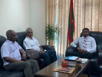 ނިއުރޭޑިއަންޓުގެ ކުރީގެ އިސްވެރިން މަހުލޫފާ ވެސް ބައްދަލު ކުރައްވައިފި