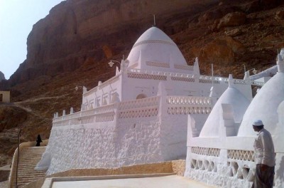 ނަބީ ބޭކަލުންގެ ބިންތައް 4 - ހޫދުގެފާނު 1