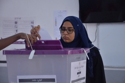 ޝަކުވާތަކާ ގުޅިގެން ހަ ވޯޓުފޮއްޓެއްގެ ސެކިޔުރިޓީ އުރަ ތިނެއް ކަނޑަނީ