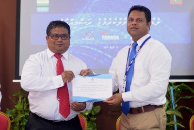 ކޮންމެ ގޭބިސީއަކަށް ދެ ލެޑް ބޮކި ބަހަން ނިންމައިފި