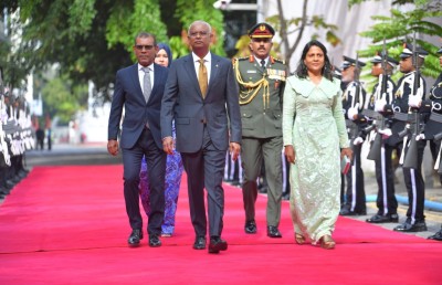 ރިޔާސީ ބަޔާނަށް ހުރަސް އެޅުމުން އިދިކޮޅު މެންބަރުން ތަޅުމުން ނެރެ، މަޖިލިސް މެދު ކަނޑާލައިފި