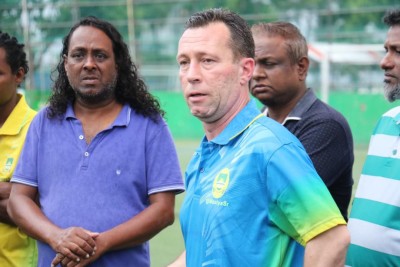 ސެކުލޮސްކީ އެނބުރި މާޒިޔާކެ ކޯޗުކަމަށް