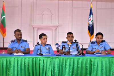 ހެލްމެޓް އަޅައިގެން ޝައްކު ކުރެވޭ ގޮތަކަށް އުޅޭ ނަމަ ރިޕޯޓް ކޮށްދެއްވާ: ފުލުހުން