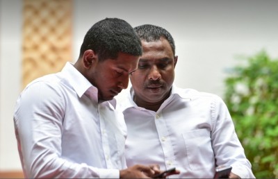 އަޅުގަނޑު ލައްވައި އާޒިމް ކުރައްވަން އުޅުއްވީ ހަޑިކަމެއް: މަހުލޫފް