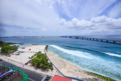 ރޯދައަށް އާޓިފިޝަލް ބީޗާއި ލޮނުޒިޔާރަތްކޮޅު އާންމުންނަށް ހުޅުވާލަނީ
