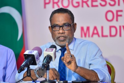 ފޮނަދޫ ދާއިރާގެ ފޮށިތައް އަލުން ގުނައިފިނަމަ އެ ގޮނޑީގައި އިންނާނީ އަޅުގަނޑު: އަދުރޭ