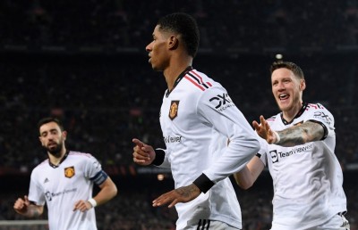 ބާސާގެ ދަނޑުގައި އެއްވަރު، ޓެން ހަގް ރުޅިގަދަ ވެފައި