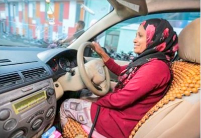 އަންހެން ޓެކްސީ ޑްރައިވަރުގެ ކާރަށް ކުރީގެ ފިރިމީހާ ގެއްލުން ދީފި