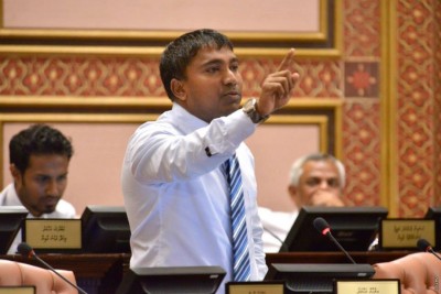 މި ސަރުކާރުން އަދި ހުށަހަޅާފައި ހުރީ ބަދަލުހިފުމުގެ ބިލްތަކެއް: އިލްހާމް