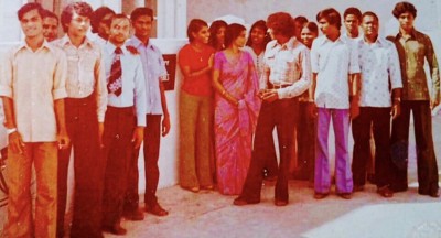 ސަރުކާރު އޮފީސްތަކުގެ ރަސްމީހެދުން ކަނޑައެޅިތާ 50 އަހަރު!