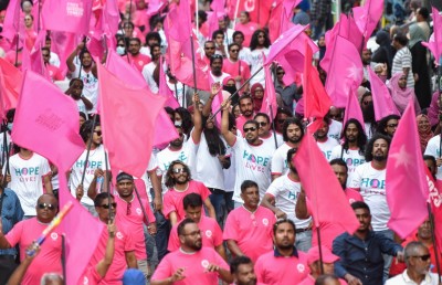 މުޒާހަރާތައް ގާނޫނާ އެއްގޮތަށް ކުރަން އެޗްއާރުސީއެމުން އެދިއްޖެ