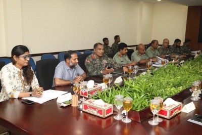 ގައުމީ ސަލާމަތާ ގުޅޭ ގޮތުން ބާރުތަކުގެ ވެރިން މަޝްވަރާކޮށްފި