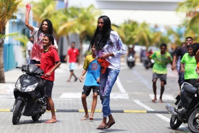 ދެ ރަނބަގޯނި