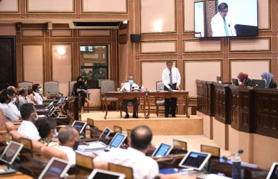 ސުޕަ މެޖޯރިޓީއެއް ނެތް, ސަރުކާރު "ޑިފެންސްގައި"!