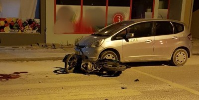 އައްޑޫގައި ކާރަކާ ސައިކަލެއް އެކްސިޑެންޓުވެ އެކަކު ސީރިއަސް ހާލުގައި