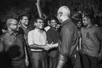 މަޖިލިސް ރައީސްގެ ރޭސް: ދެ ކޭމްޕްގެ ދެމެދު ކޯޅުން ބޮޑުވެއްޖެ