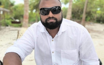 ސްޓްރޯކެއް ޖެހިގެން ފަރުވާދެމުން ދަނިކޮށް ފުލުހަކު ނިޔާވެއްޖެ