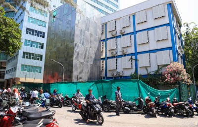 ވެލާނާގެ ބިލްޑިންގްގައި އުޅޭ މުވައްޒަފުންނަށް ޕާކިންއެއް ނެތް، އިހުތިޖާޖަށް!