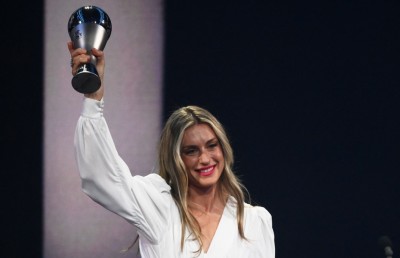 ފީފާގެ މޮޅު ކުޅުންތެރިޔާގެ އެވޯޑް މެސީ ހޯދައިފި