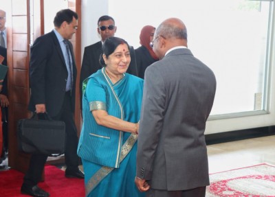 އިންޑިއާއިން 11 ރަށަކަށް އެމްބިއުލަންސް، 61 ރަށެއްގައި ޖިމް
