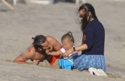 ހޮލީވުޑްގެ އާ ޖޯޑަކީ ބްރެޑްލީ ކޫޕާ އާއި ޖެނިފާ ގާނާ؟