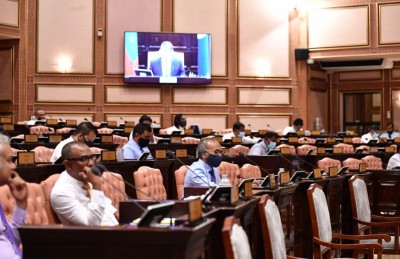 މާލެ ލޮކްޑައުން ވުމުން ސަރަހައްދީ ބަނދަރުތަކުން ހިދުމަތް ދެވޭ ގޮތް ހަދަން މަޖިލީހުން ގޮވާލައިފި