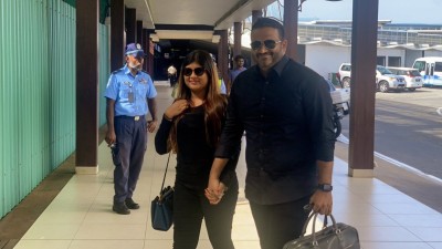 އަދީބު ބޭސްފަރުވާއަށް އިންޑިއާއަށް ފުރާވަޑައިގެންފި