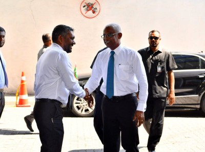 އިކޮނޮމިކް މިނިސްޓަރު ވިދާޅުވަނީ ކަރަންޓްގެ އަގު ހެޔޮކުރަން މަޝްވަރާކުރަނީ ކަމަށް